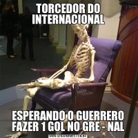 TORCEDOR DO INTERNACIONALESPERANDO O GUERRERO FAZER 1 GOL NO GRE - NAL