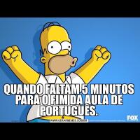 QUANDO FALTAM 5 MINUTOS PARA O FIM DA AULA DE PORTUGUÊS.